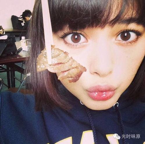 张亚洲谢幕吃瓜,幕后故事揭秘